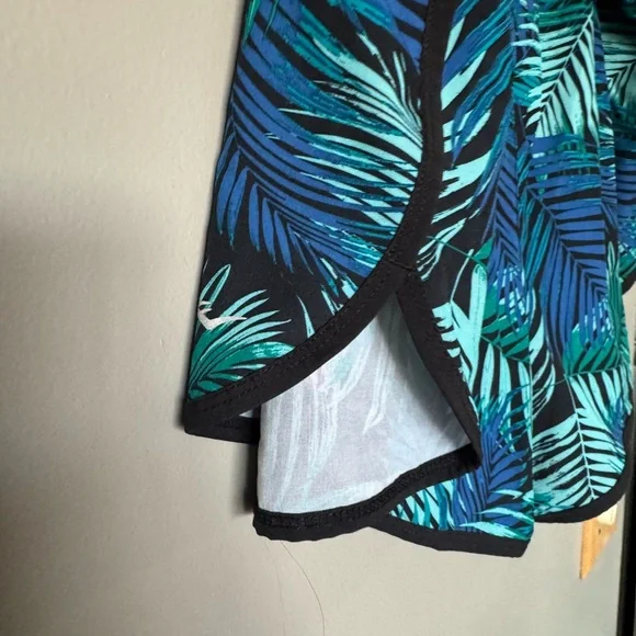 EUC Tropical Leaf Print Patterned Women's Shorts L Large - Picture 3 of 7